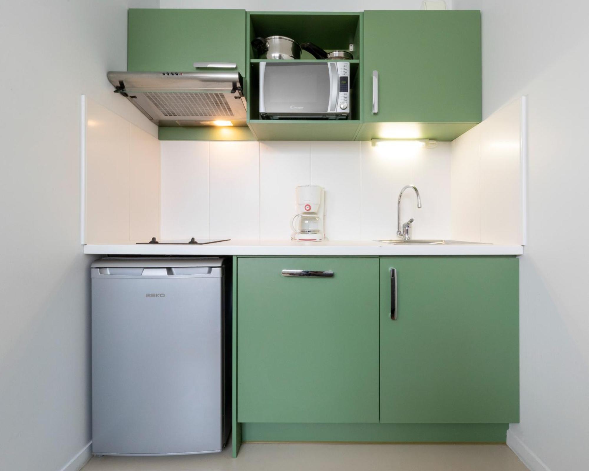 One-Bedroom Apartment Twin Beds